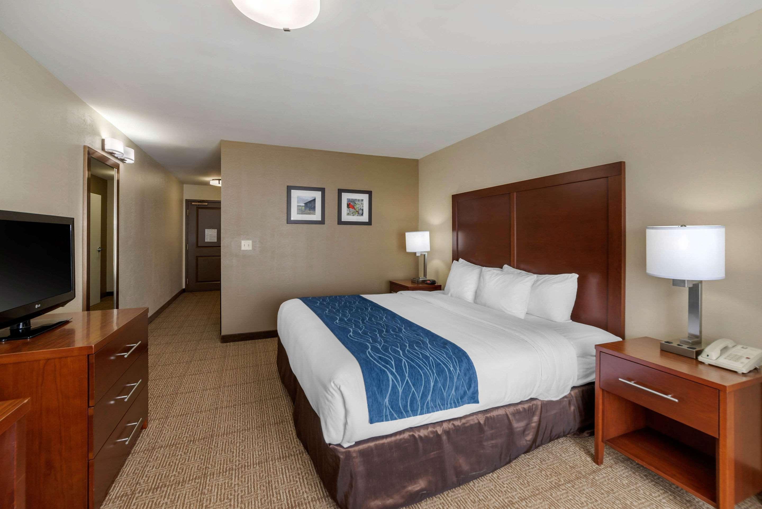 Comfort Inn & Suites Northern Kentucky Wilder Εξωτερικό φωτογραφία