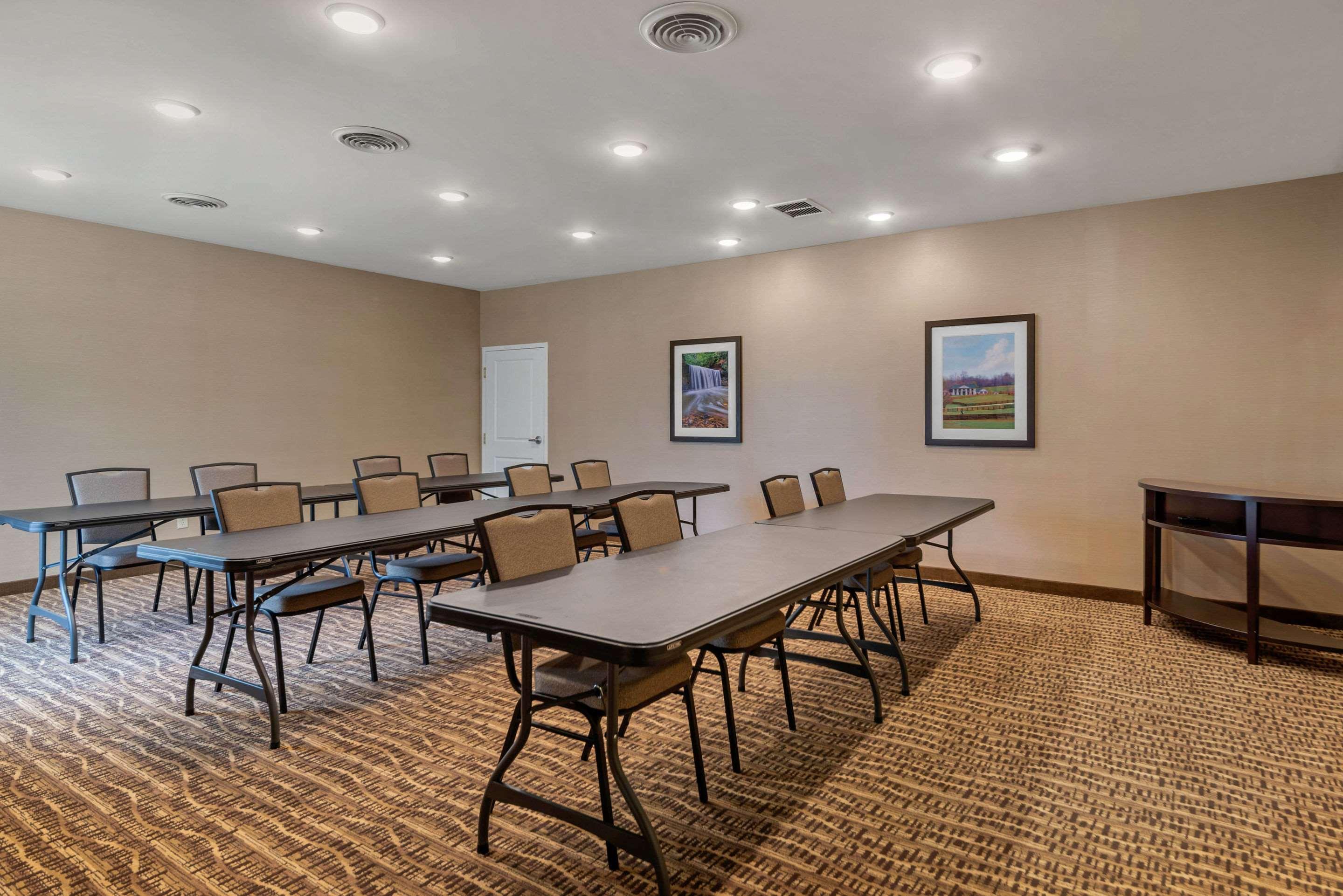 Comfort Inn & Suites Northern Kentucky Wilder Εξωτερικό φωτογραφία