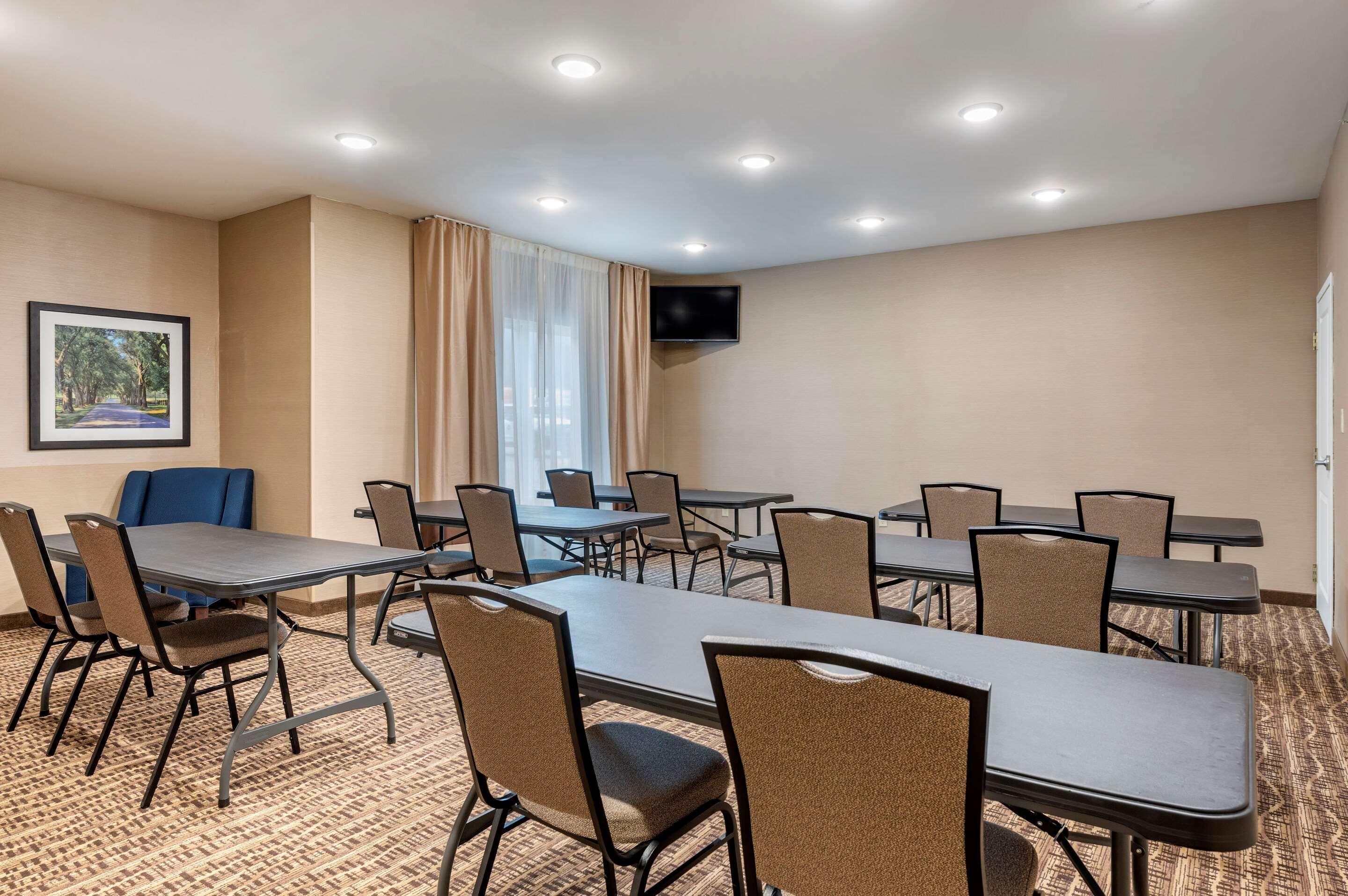 Comfort Inn & Suites Northern Kentucky Wilder Εξωτερικό φωτογραφία