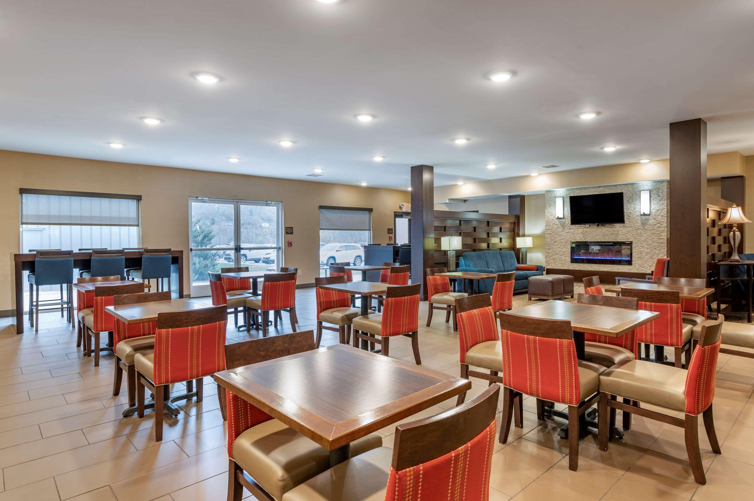 Comfort Inn & Suites Northern Kentucky Wilder Εξωτερικό φωτογραφία