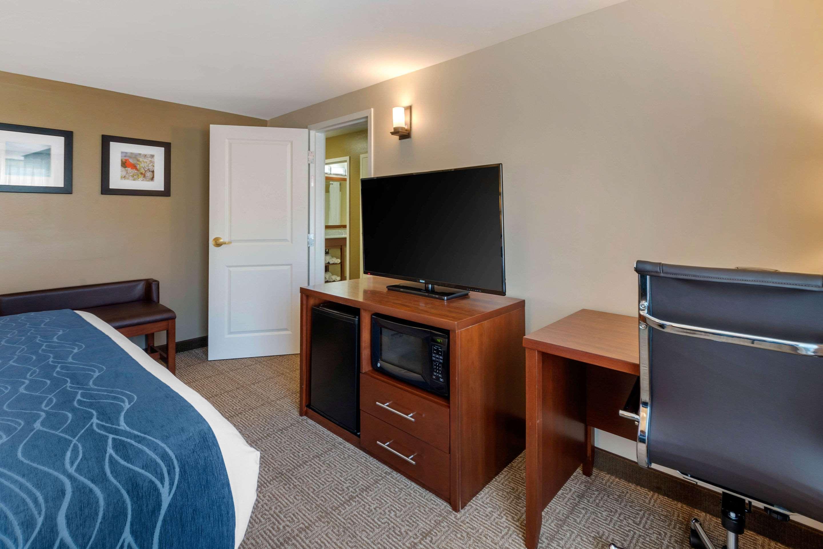 Comfort Inn & Suites Northern Kentucky Wilder Εξωτερικό φωτογραφία