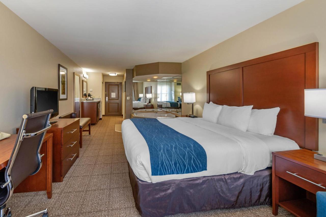 Comfort Inn & Suites Northern Kentucky Wilder Εξωτερικό φωτογραφία